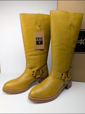 NIB Frye Camryn Tall Shaft Harness Pull-On Leather Boots Banana Womens 9M FR2136